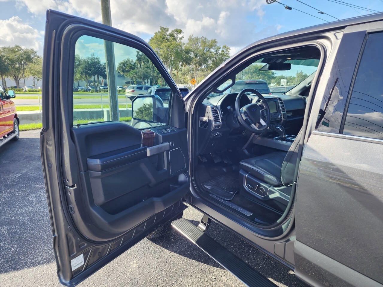 Used 2015 Ford F150 Platinum w/ Max Trailer Tow Package image 13