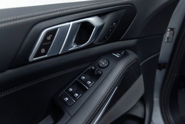 Certified 2024 BMW X5 xDrive40i w/ Premium Package image 12