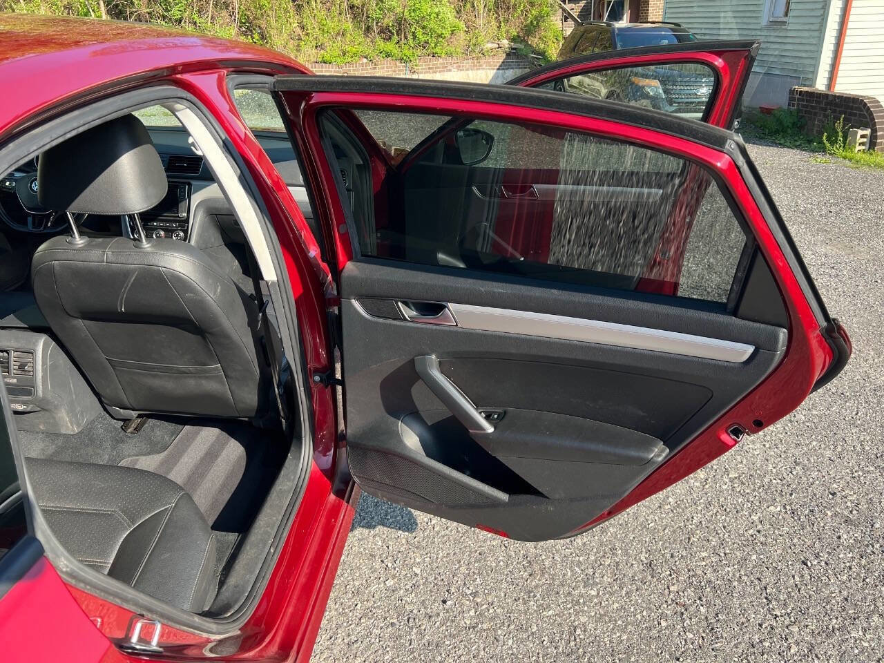 Used 2019 Volkswagen Passat 2.0T Wolfsburg w/ Wheels & Sunroof Package FWD image 28