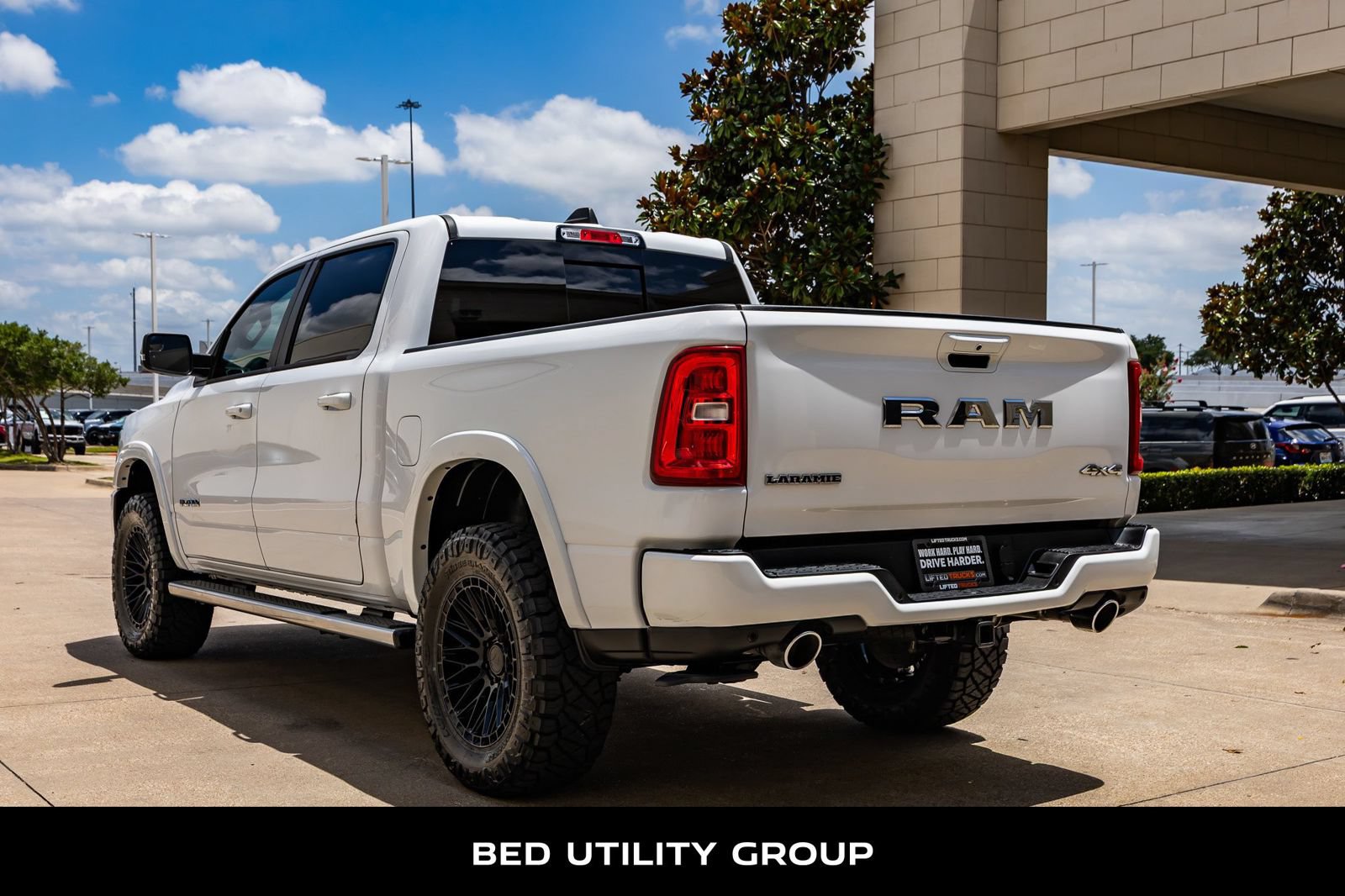 Used 2025 RAM 1500 Laramie w/ Sport Appearance Package AWD/4WD image 7