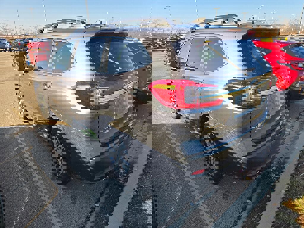 Used 2024 Subaru Ascent Premium w/ Convenience Package image 5