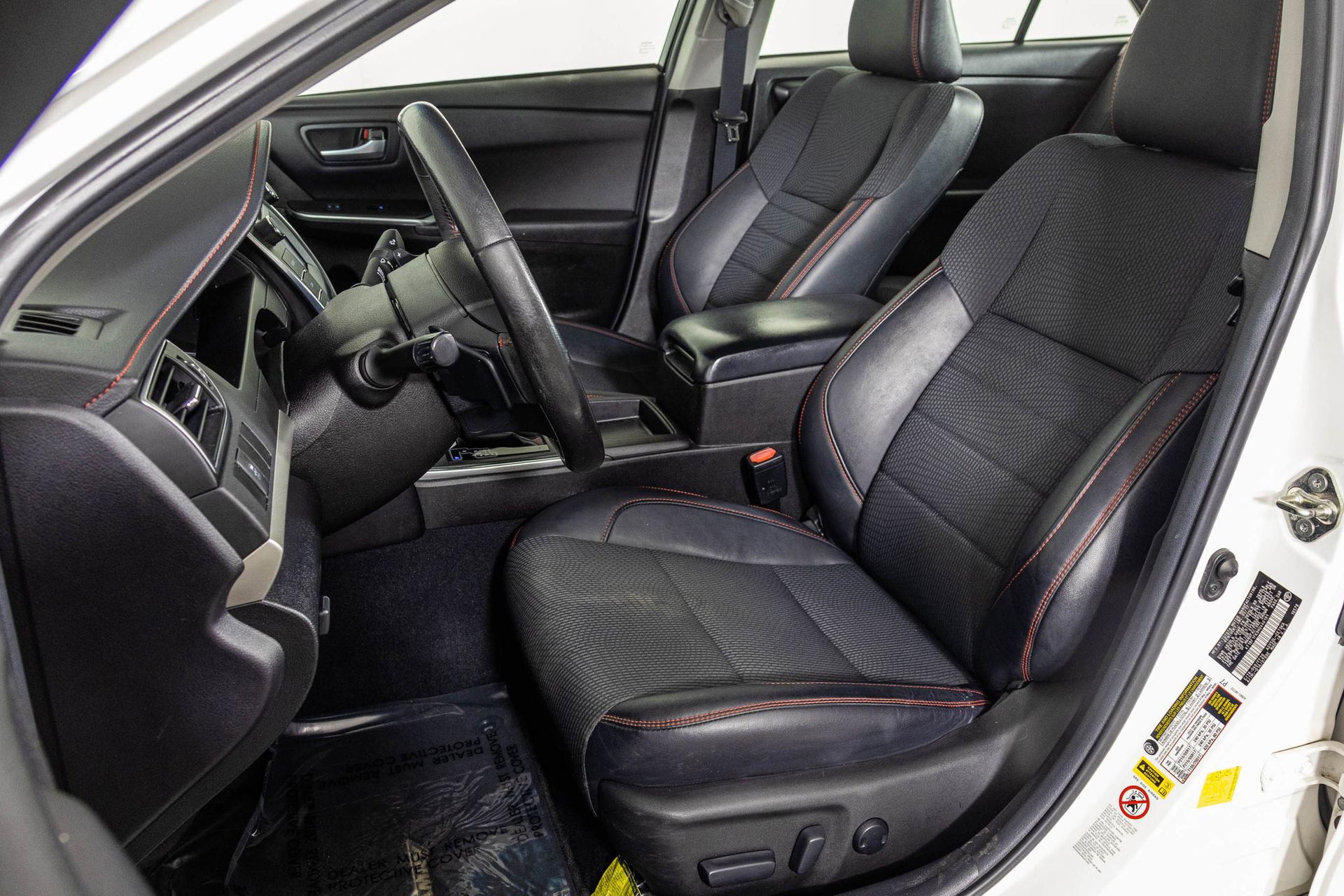 Used 2017 Toyota Camry SE FWD image 17