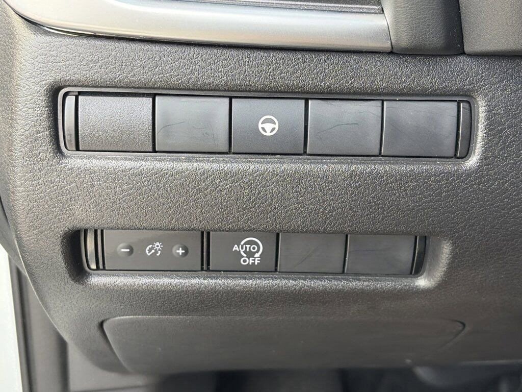 Certified 2023 Nissan Rogue SV image 23