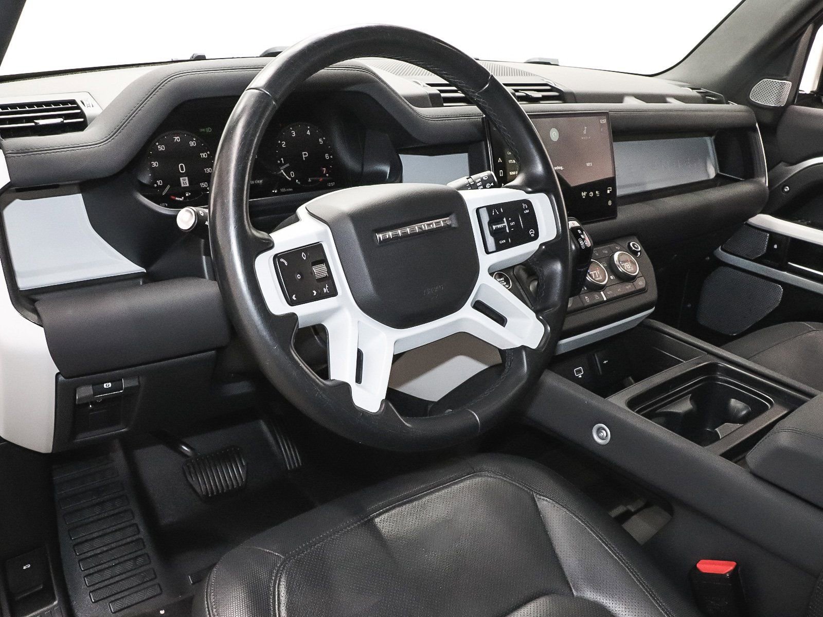 Used 2023 Land Rover Defender 130 X-Dynamic SE image 16