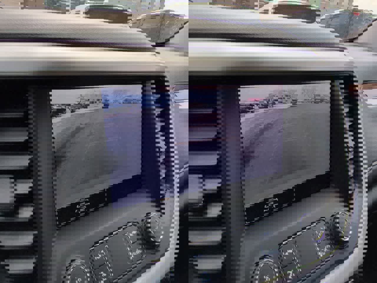 Used 2022 GMC Acadia SLE w/ Driver Convenience Package image 28