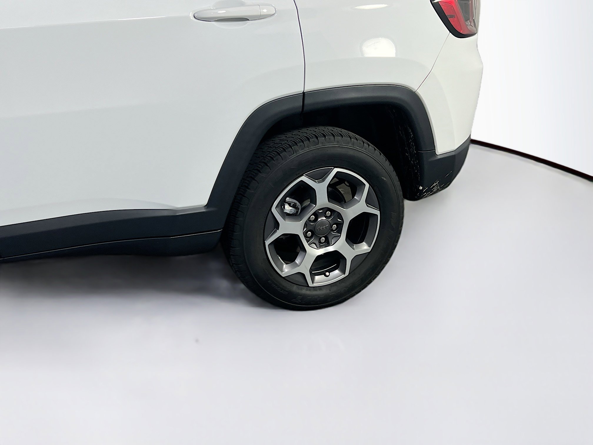 Used 2022 Jeep Compass Trailhawk w/ Sun and Sound Group image 29