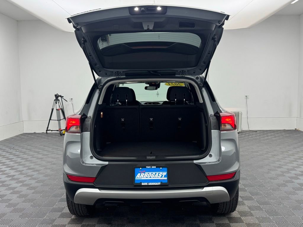 Used 2023 Chevrolet TrailBlazer LT w/ Convenience Package FWD image 7