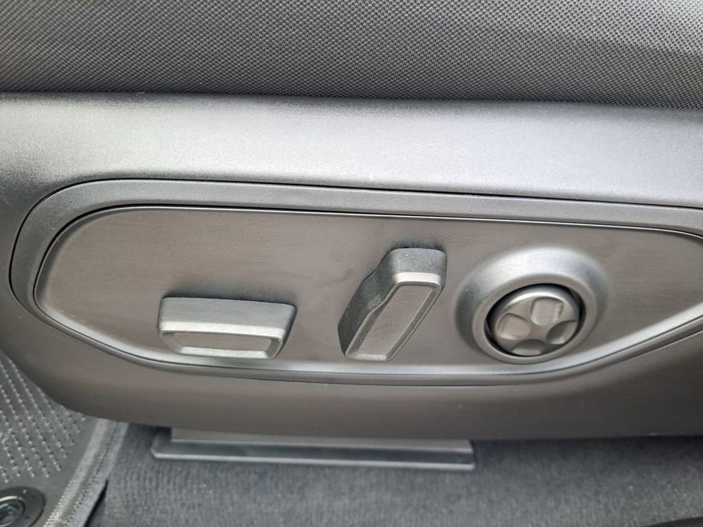 New 2025 Jeep Grand Cherokee Laredo w/ MOPAR Finishing Package RWD image 25