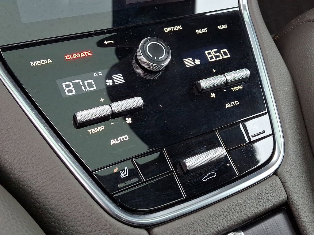 Used 2022 Porsche Panamera 4 Platinum Edition image 11