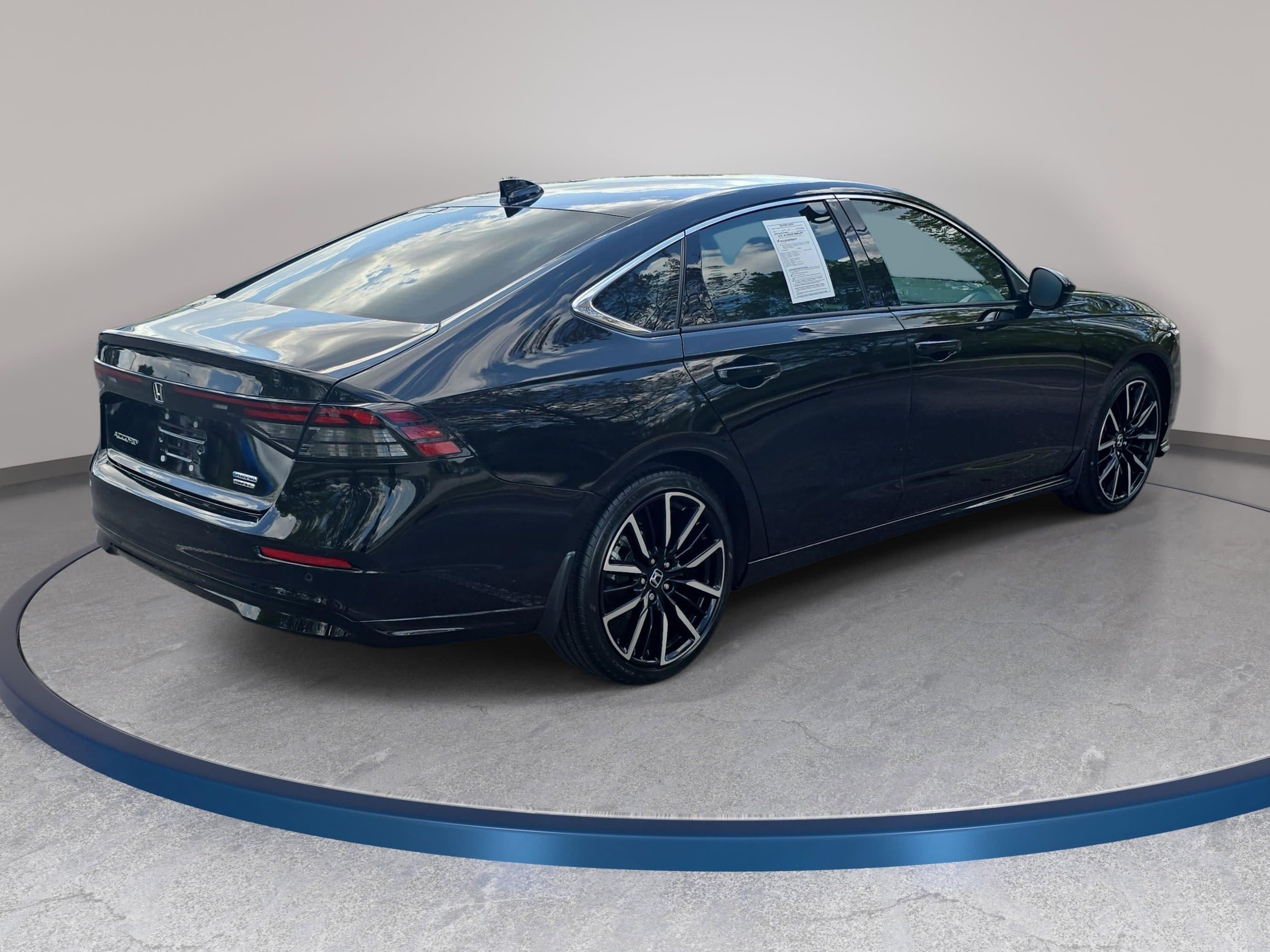 Used 2024 Honda Accord Touring image 5