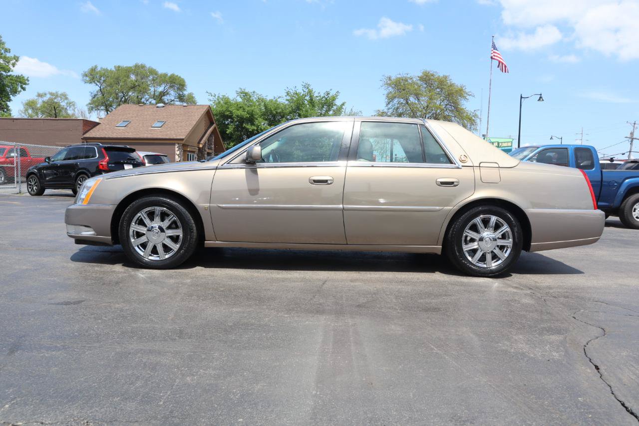 Used 2007 Cadillac DTS Luxury II FWD image 2