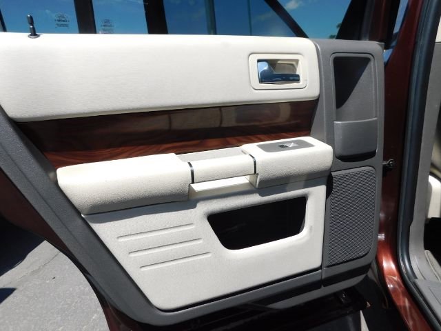Used 2010 Ford Flex SEL image 14