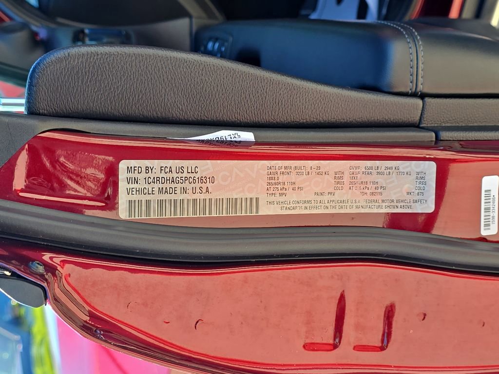 Used 2023 Dodge Durango SXT image 39