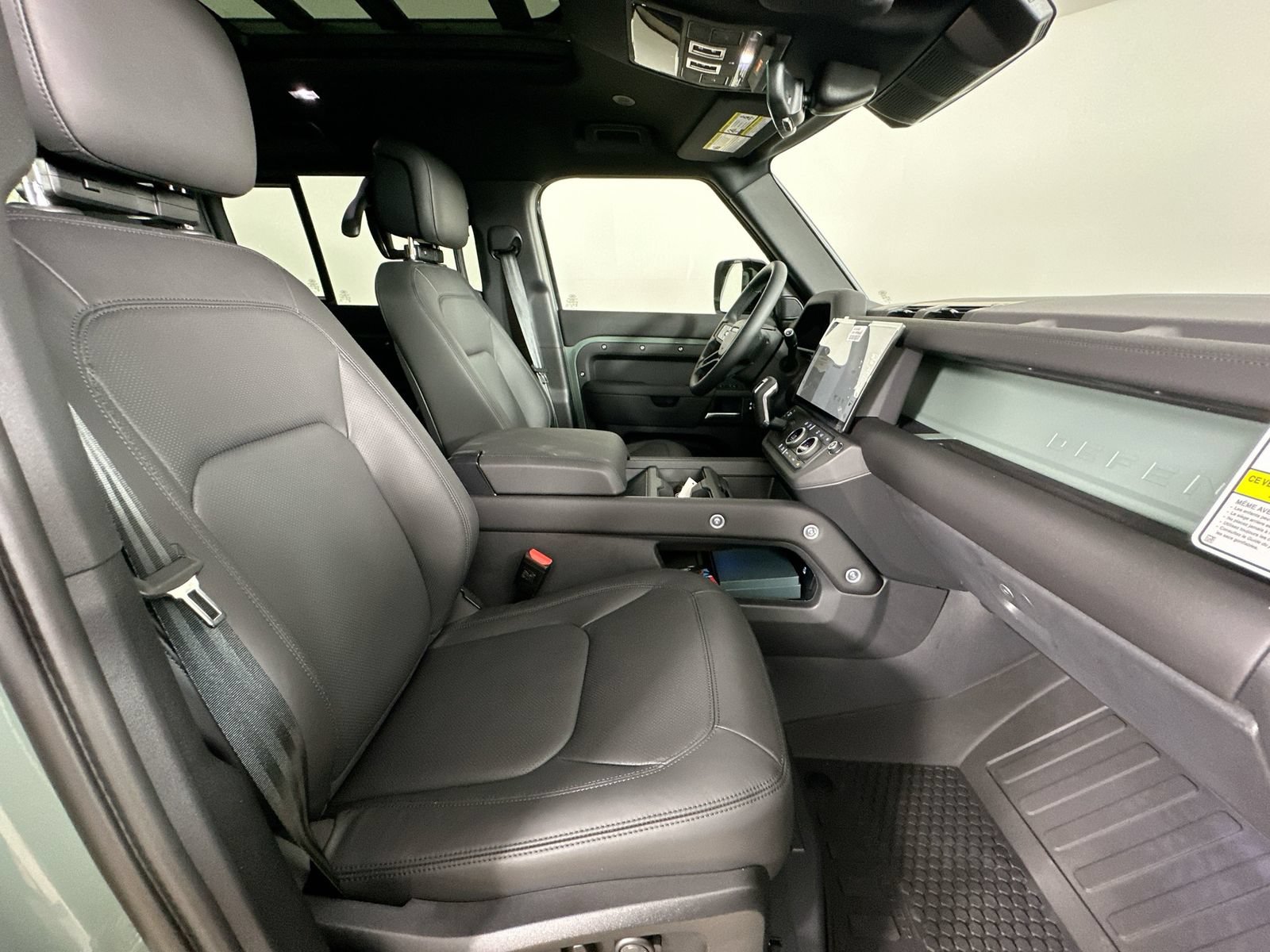 New 2026 Land Rover Defender 110 Trophy Edition AWD/4WD image 43