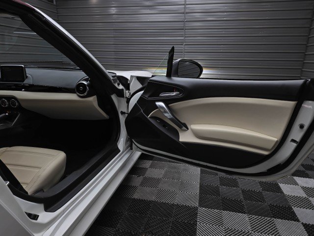 Used 2019 FIAT 124 Spider Lusso RWD image 30