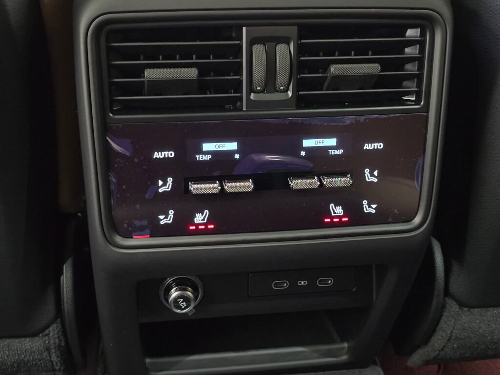 New 2026 Porsche Cayenne image 21