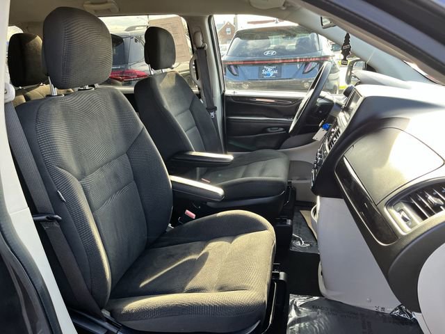 Used 2020 Dodge Grand Caravan SE w/ UConnect Hands-Free Group FWD image 26