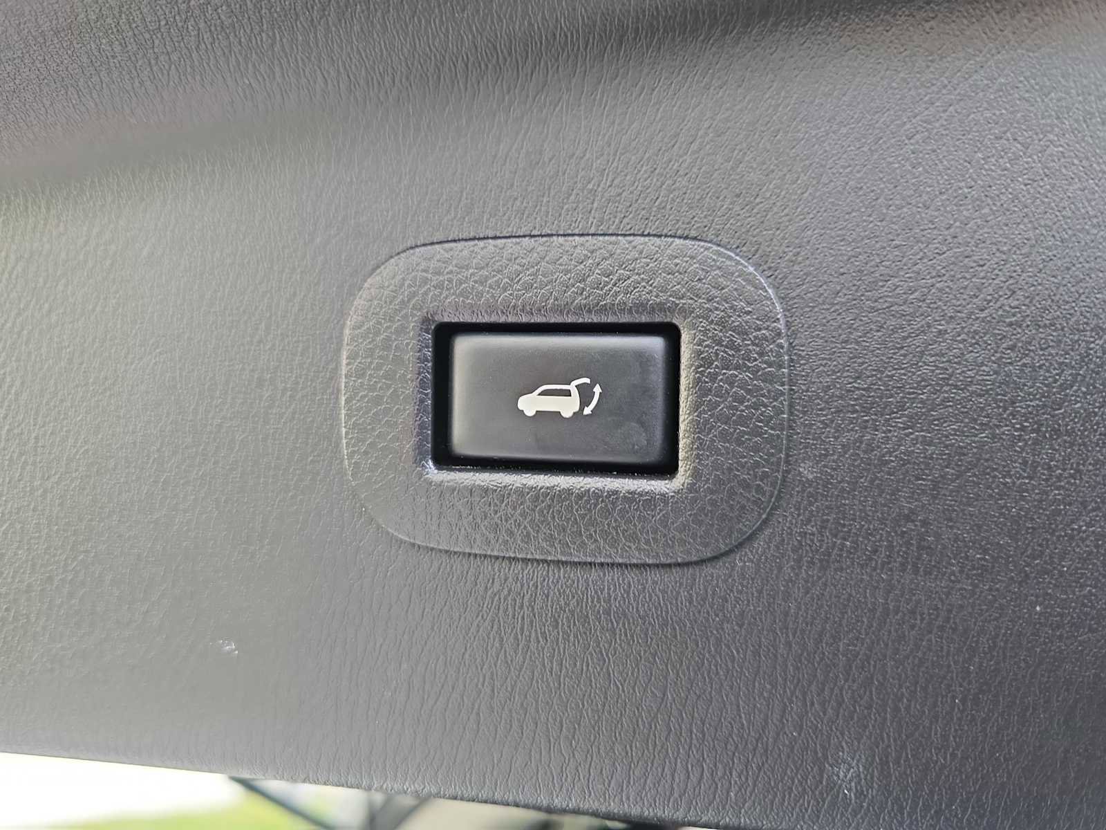 Used 2018 Nissan Armada SL w/ Premium Package image 12