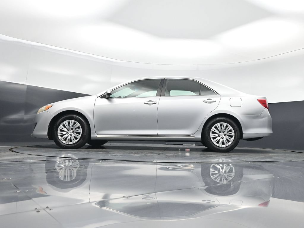 Used 2014 Toyota Camry LE FWD image 7