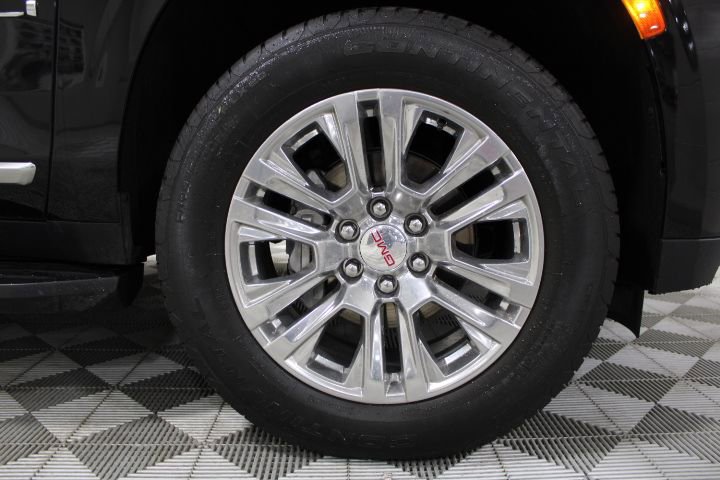 Used 2024 GMC Yukon XL Denali image 43