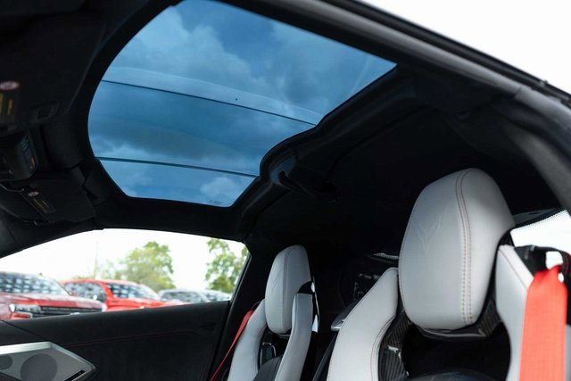 Used 2023 Chevrolet Corvette Stingray Premium Cpe w/ Z51 Performance Package image 17