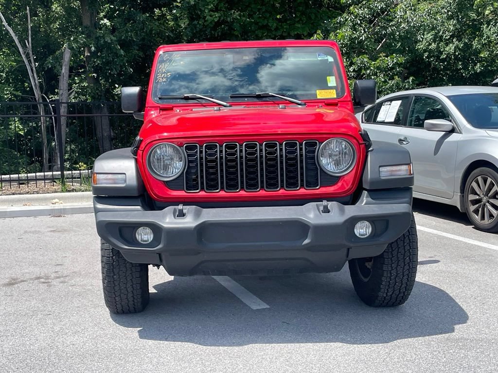 Used 2025 Jeep Wrangler Unlimited Sport AWD/4WD image 2