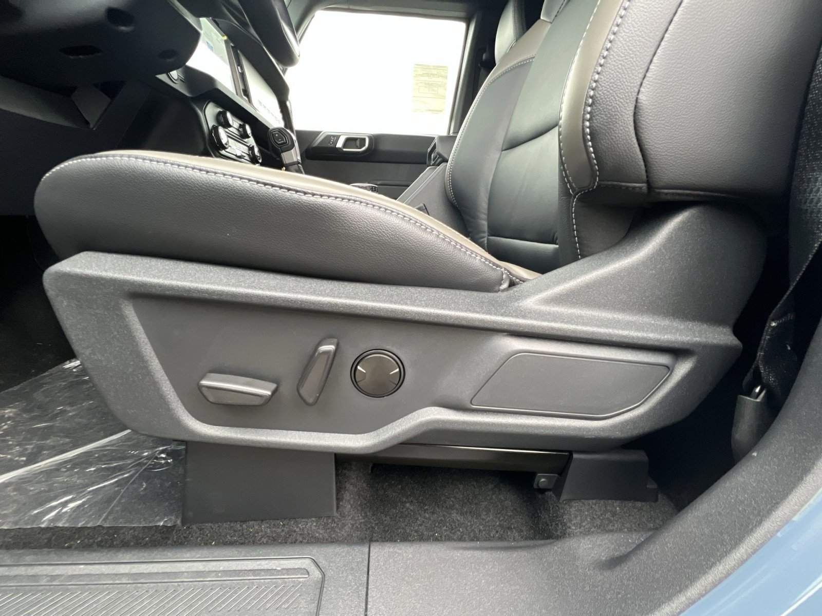 New 2025 Ford Bronco Outer Banks image 14