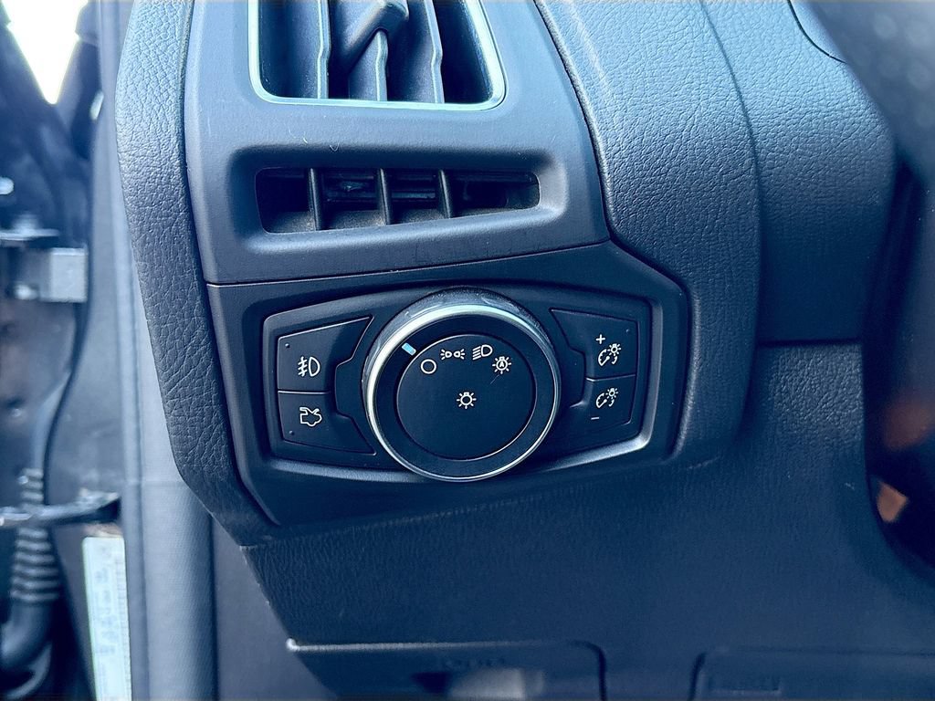 Used 2017 Ford Focus ST FWD image 10