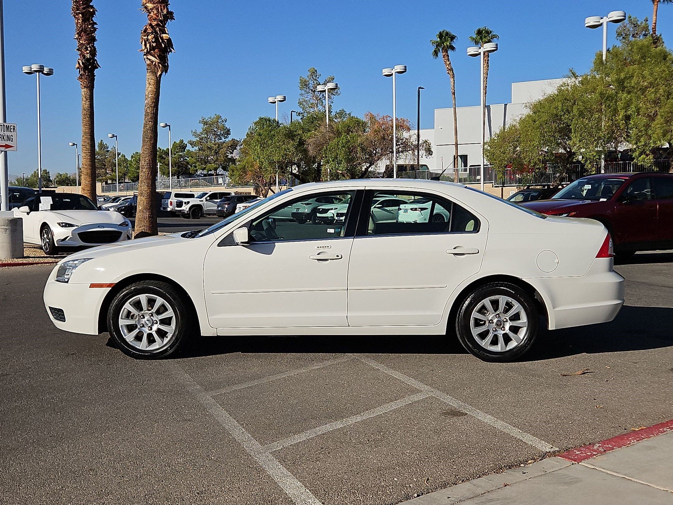 Used 2009 Mercury Milan FWD image 2