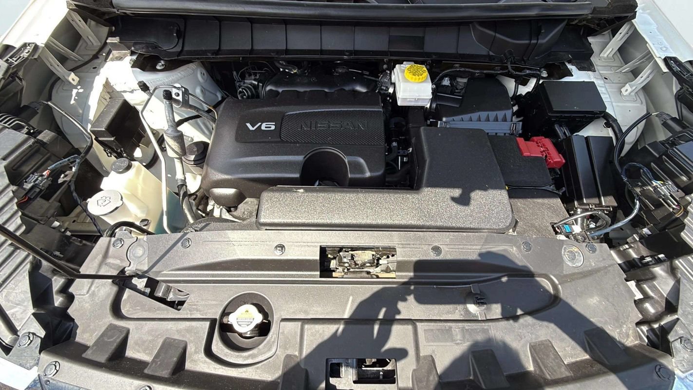 Used 2024 Nissan Pathfinder Platinum w/ Cargo Package AWD/4WD image 27