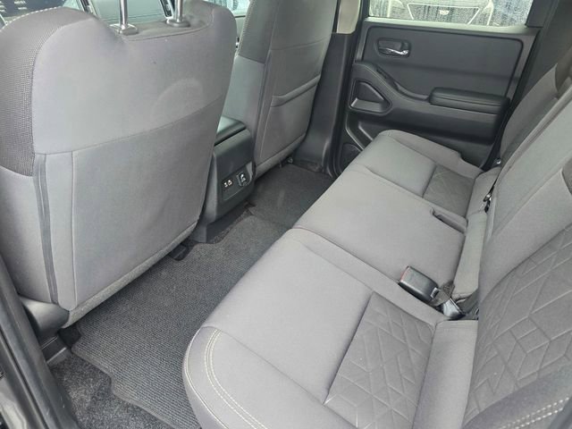 Used 2025 Nissan Frontier SV w/ SV Convenience Package RWD image 12