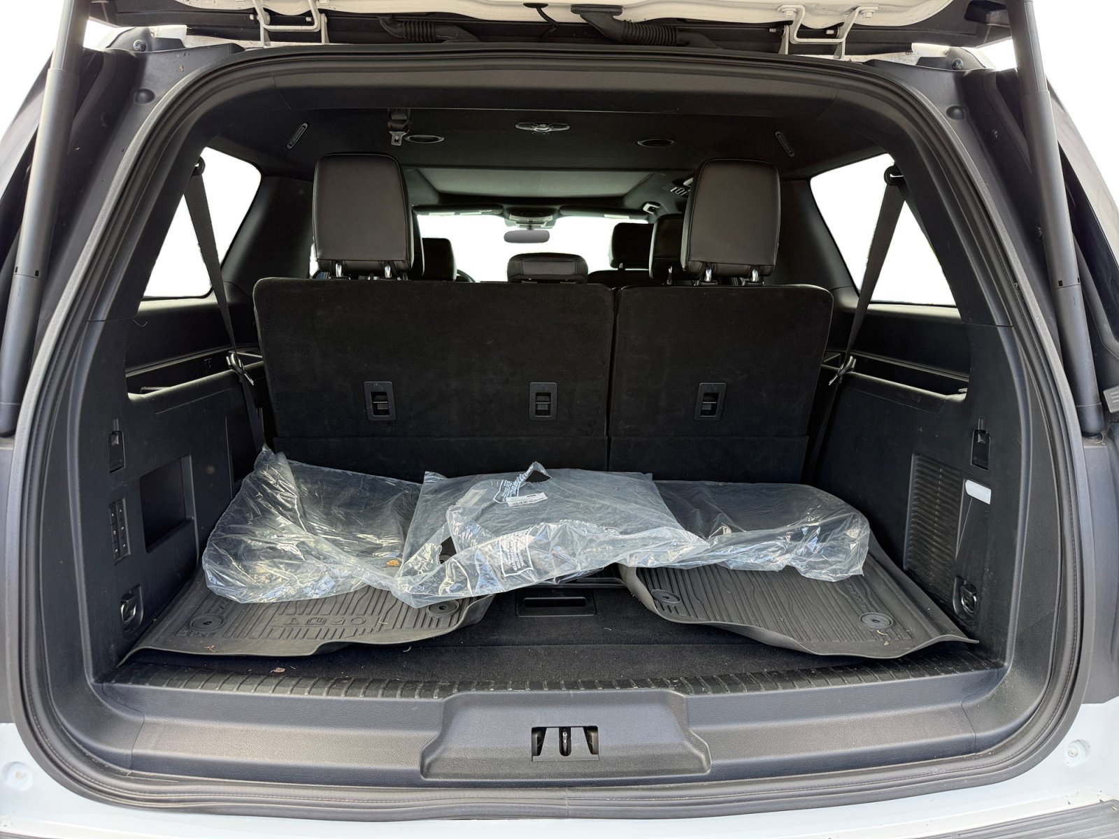 Used 2020 Ford Expedition Max XLT w/ Equipment Group 202A AWD/4WD image 17