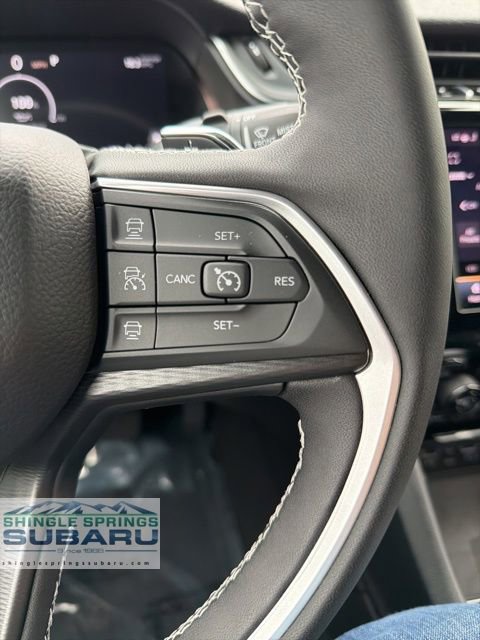 Used 2025 Jeep Grand Cherokee Laredo w/ Luxury Tech Group I image 62