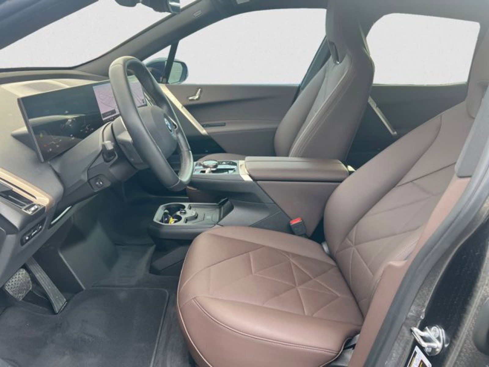 Used 2025 BMW iX xDrive50 image 10