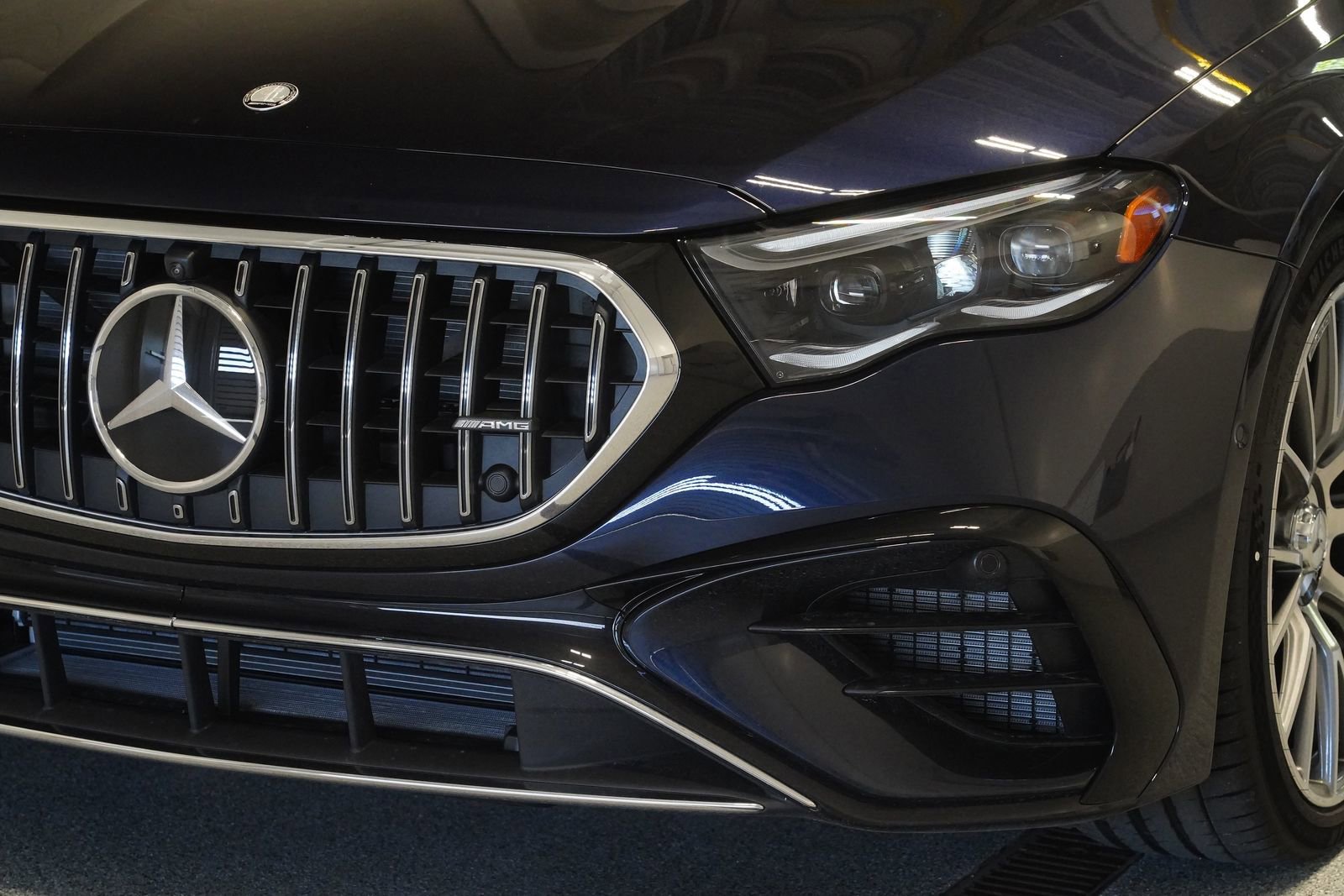 New 2026 Mercedes-Benz E 53 AMG e 4MATIC Sedan image 8