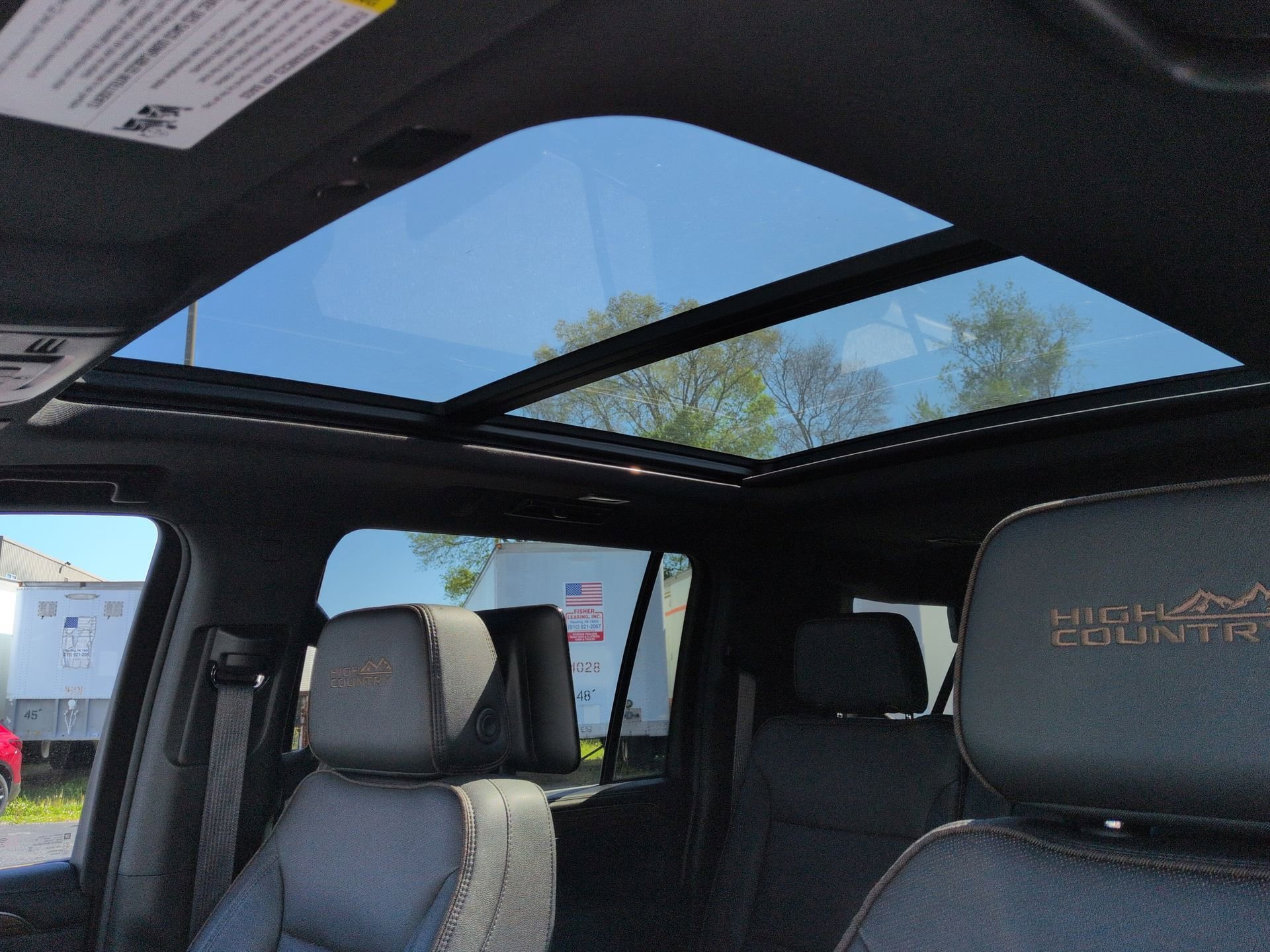 Certified 2024 Chevrolet Suburban High Country AWD/4WD image 19
