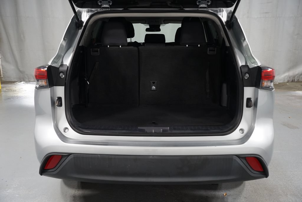 Used 2021 Toyota Highlander L FWD image 31