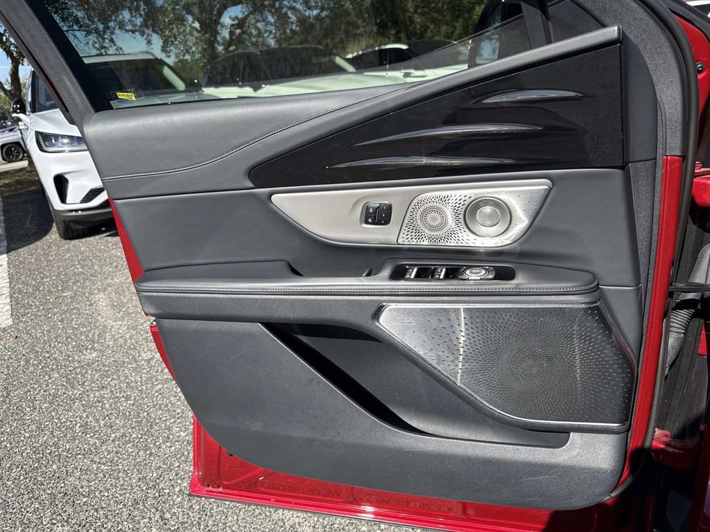 Certified 2024 Lincoln Nautilus Reserve w/ Equipment Group 203A image 18