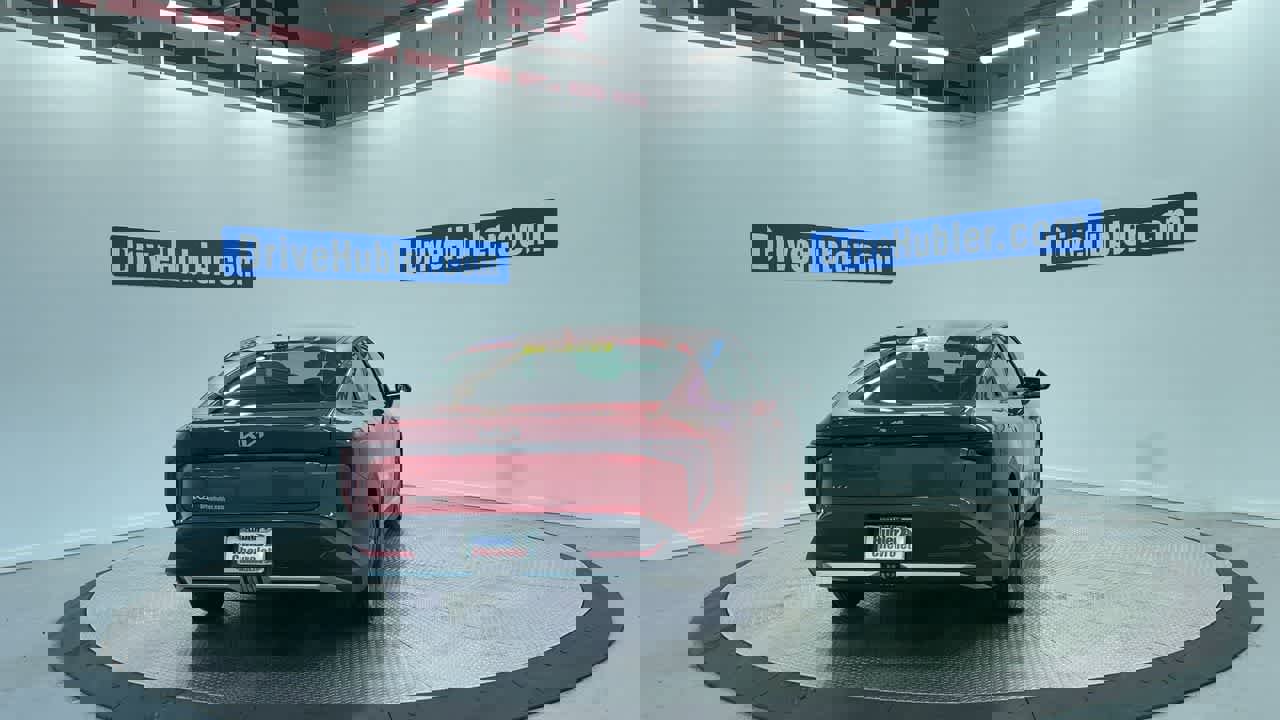 Used 2025 Kia K4 LXS image 2