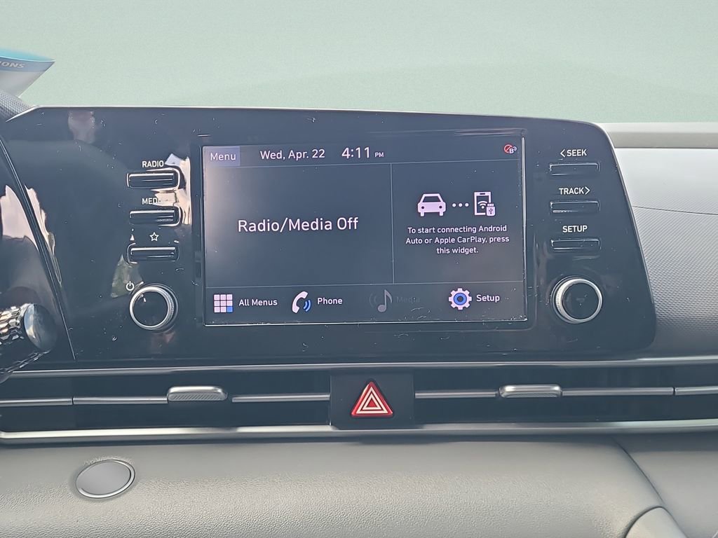Used 2022 Hyundai Elantra SEL w/ Convenience Package FWD image 17