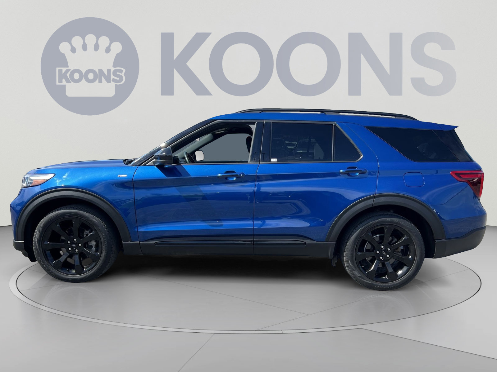 Used 2023 Ford Explorer ST-Line w/ Class IV Trailer Tow Package RWD image 13