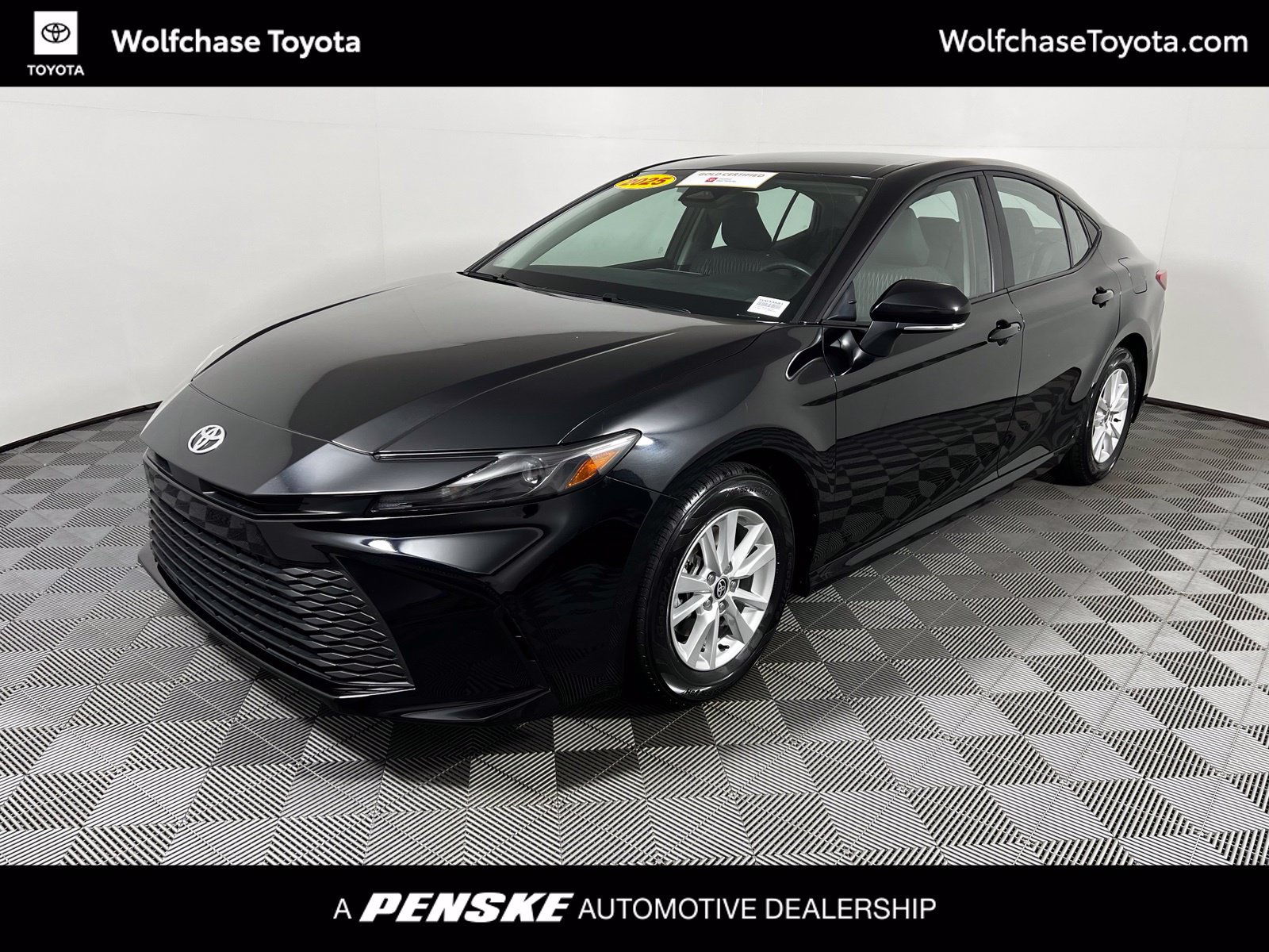 Certified 2025 Toyota Camry LE FWD image 1