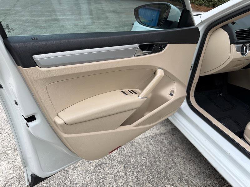 Used 2017 Volkswagen Passat 1.8T S image 18