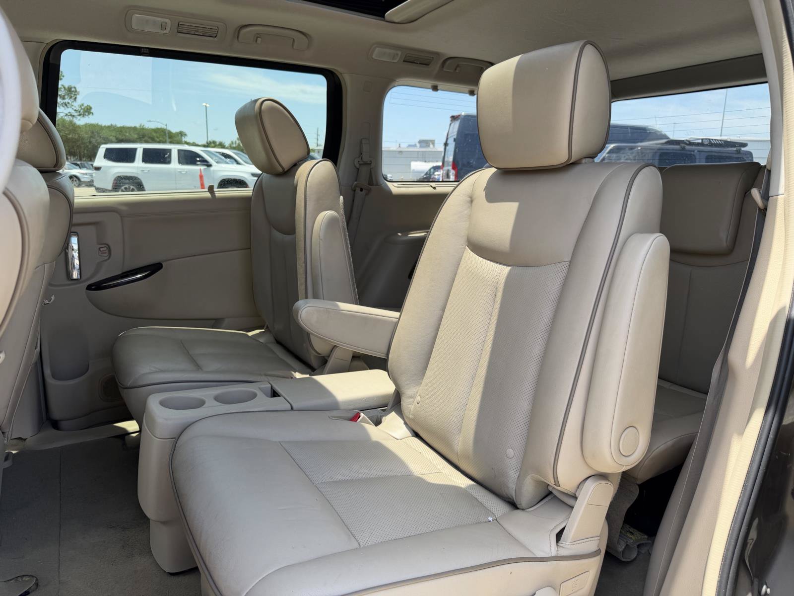 Used 2015 Nissan Quest Platinum FWD image 17