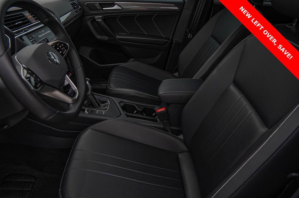Used 2024 Volkswagen Tiguan SE R-Line image 8