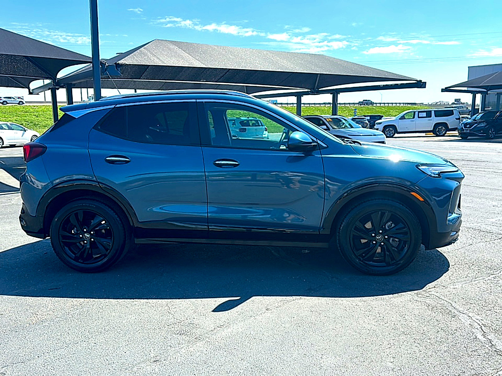 Used 2024 Buick Encore GX Sport Touring image 9