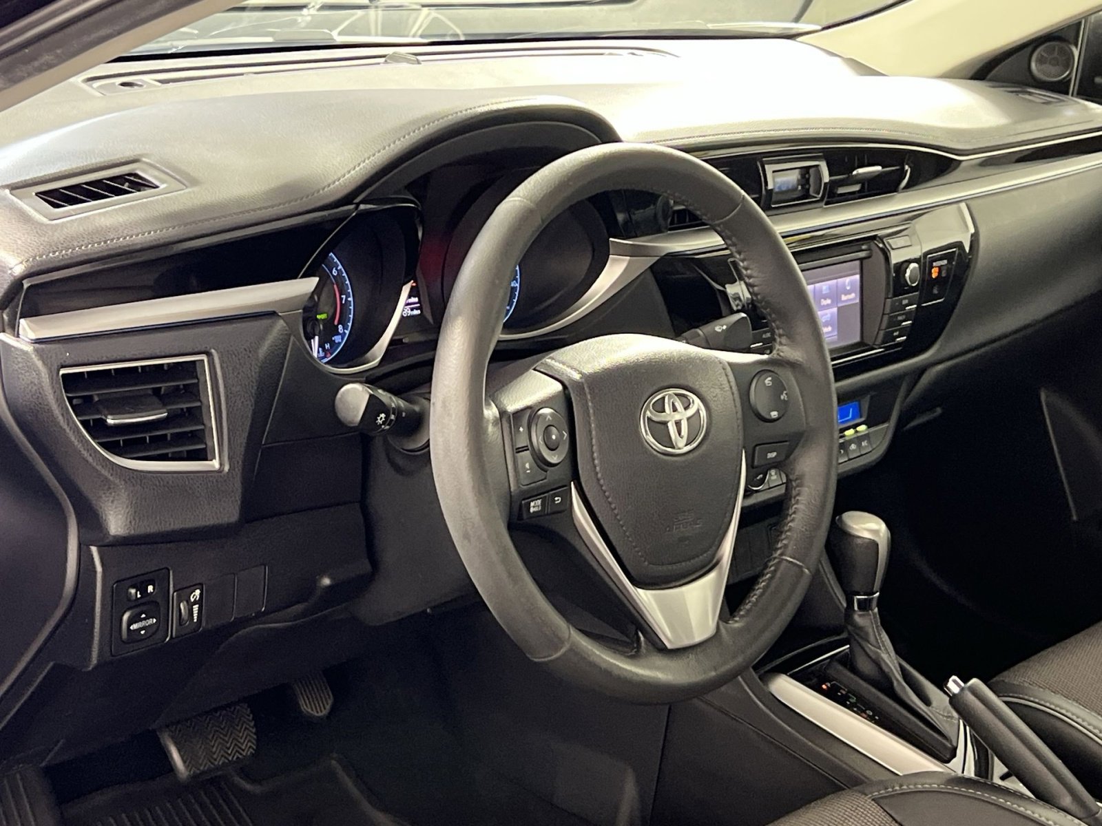 Used 2014 Toyota Corolla S FWD image 17