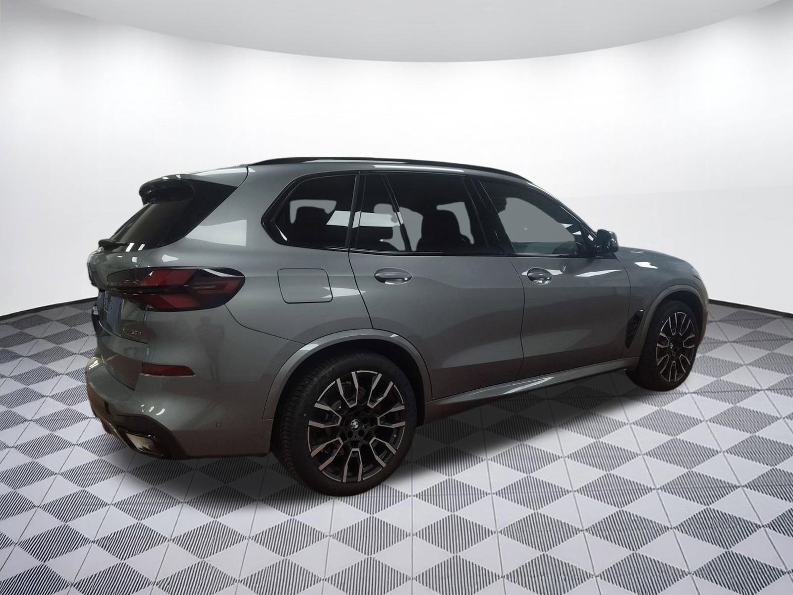 New 2026 BMW X5 xDrive50e image 8