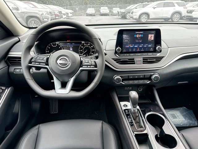 New 2025 Nissan Altima 2.5 SR image 14