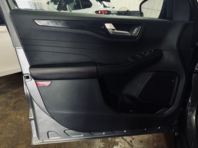 Used 2024 Ford Escape ST-Line w/ Tech Pack #1 AWD/4WD image 13